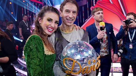 Let s dance gewinner die sieger aller bisherigen staffeln. Nach "Let's Dance 2018"-Sieg: Ingolf Lück verschenkt den Pokal