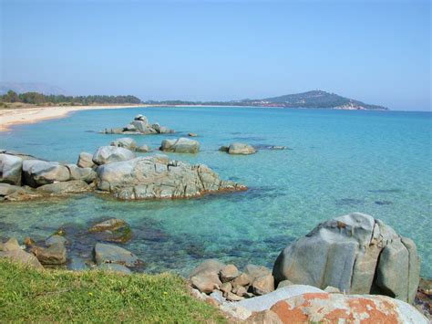 Il lungomare e la spiaggia circondano tortolì, una meta adatta alle famiglie dai panorami davvero imperdibili. Naturisme en Sardaigne : Plages et Campings pour vivre nu ...