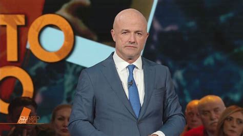 Semplice e immediato, propone al telespettatore un elemento in più di riflessione, che gli permetta di arrivare ad un nuovo grado di giudizio. Quarto Grado: Puntata del 10 gennaio Video | Mediaset Play