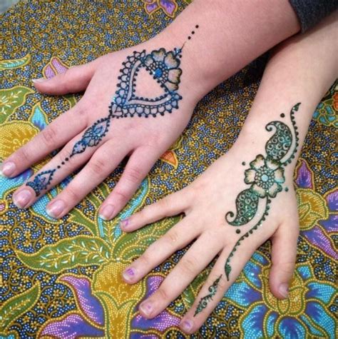 • merinding!sara wijayanto unggah foto penampakan anak bule yang terbunuh jaman jepang. Desain Tato Tangan Berdoa - Inspirasi Tato