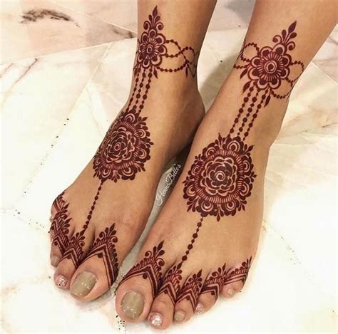 Try to your tattoo on your upper arm where you can cover it with sleeves, if you don't want to reveal the tattoo that has faded. Mehandi Design Patch Wali - Done This Patch Work Henna ...