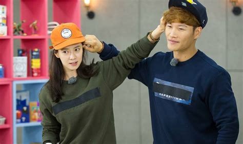 Kim jong kook faces the difficult choice between song ji hyo and hong jin young on running man the latest episode of. Song Ji Hyo And Kim Jong Kook Confirm Departure From ...