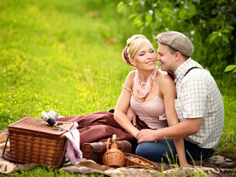 Love Pictures Beautiful Couple Together Picnic In Nature Wallpaper Hd ...