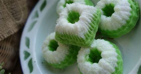 Cara membuat apem tepung beras enak dan empuk anti gagal. 1.669 resep putu ayu anti gagal enak dan sederhana - Cookpad