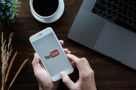 Here's what you need to know. Youtube app on the screen. | Premium Photo