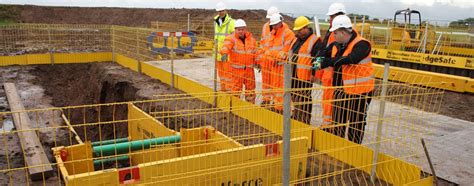 Trench boxes, trench sheets and piles, light and heavy duty hydraulic bracing, hydraulic struts and other related products. Groundforce - Builders in Fenchurch Street EC3N 2NU - 192.com