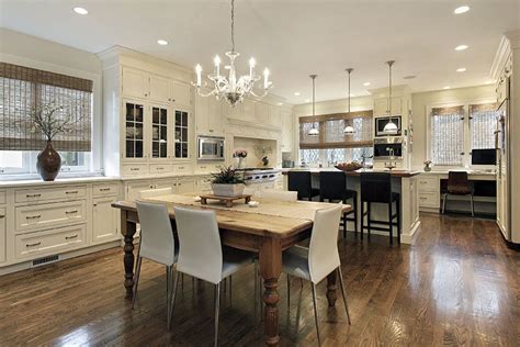 Using an antique white kitchen cabinet with beautifully design french doors, this kitchen is inspiring. 30 Antique White Kitchen Cabinets (Design Photos ...