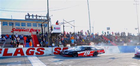 Late model stock engine 1. Leaders Crash at the Line in Pensacola Pro Late Model ...