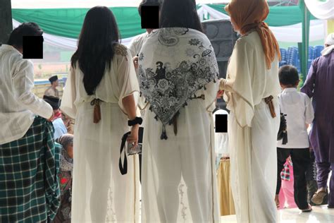 Sementara baju renang dan senam terbuat dari bahan sintesis pabrik yang pada dasarnya adalah plastik. 4 Jenis Hijab Yang Tidak Boleh Di pakai Muslimah - # ...