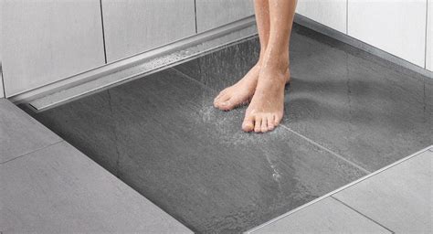 Air mani zul tersembur keluar menyirami dinding² faraj isteriku. Kalis air lantai di bilik mandi: bahan dan cara meletakkan ...