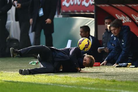 Having managed clubs such as manchester city and inter milan, he has demonstrated a willingness to be. Inter Milan's Roberto Mancini gets hit by a ball in a game against Genoa, January 11, 2014 ...