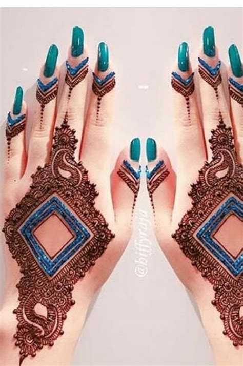 A henna tattoo will usually fade in a few weeks to months, but several effective methods can remove henna faster. 32+ Free Henna Tattoo Design- You Can Do Best Henna ...