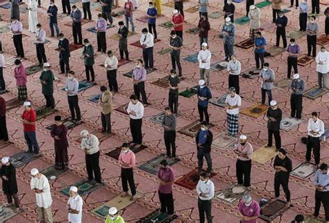 Diberi sekali dalam tempoh satu (1) tahun perkhidmatan pegawai di wilayah penempatan. Jemaah solat Jumaat boleh isi 1/3 kapasiti dewan masjid di ...