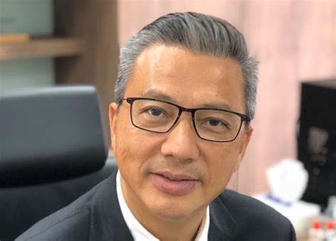 Menteri pengangkutan datuk seri liow tiong lai hari ini menafikan dakwaan penemuan terbaharu bangkai pesawat penerbangan malaysia airlines mh370. Political influence in RM150 mil Transport Ministry direct ...