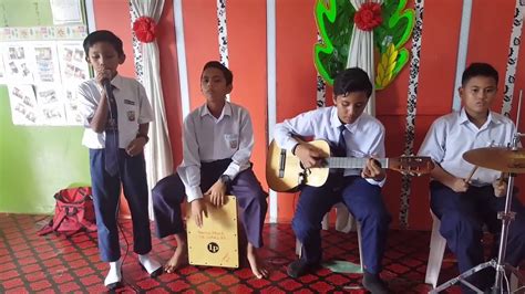 Pada dirimu bukan niatku lukai kamu bukan diriku. Budak Sekolah Nyanyi Lagu Aiman Tino - Ku Hanya Sayang ...