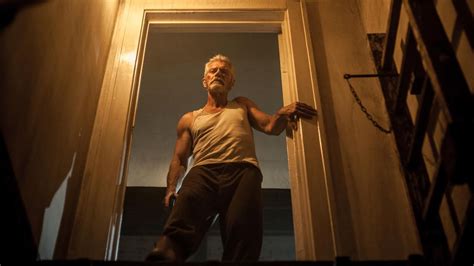 Para ver filmes online, clique no botão reproduzir e comece a assistir online. Foto de Stephen Lang - O Homem nas Trevas : Foto Stephen ...