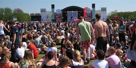 Bevrijdingsfestivals online met davina michelle, tino martin en jonna fraser. Kans op gevaarlijk weer bij Bevrijdingsfestival - ZwolleNu