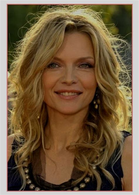 Voici les 30 coiffures, idéales si vous avez 50 ans ou plus. Coupe de cheveux mi long femme 50 ans | Coiffure simple et ...