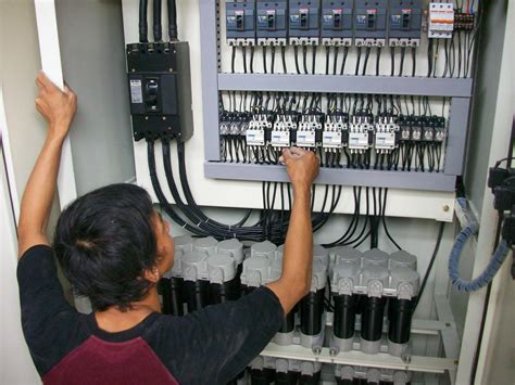 8 februari 2016 halaman : Instalasi Listrik Yang Benar
