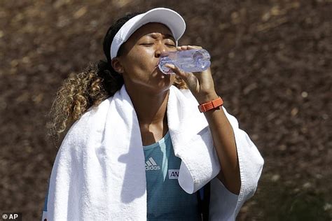 Wir lassen uns nicht unterkriegen. Naomi Osaka warms up for Australian Open final with ...