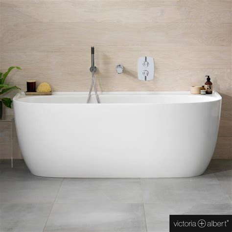 Mit der meisterschmiede badewanne einbauen mit wannenträger kannst du schnell und einfach selbst eine badewanne mit wannenträger einbauen oder austauschen. Victoria + Albert Eldon Vorwand-Badewanne mit Verkleidung ...