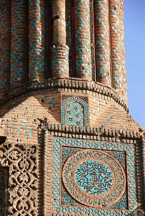 Selçuklulardan kalan tarihi medrese taş işçiliği ve görkemi mesajlar barındıran figürleri ve işçiliğiyle göz dolduruyor. Erzurum Çifte Minareli Medrese - Kültür Portalı - Medya ...