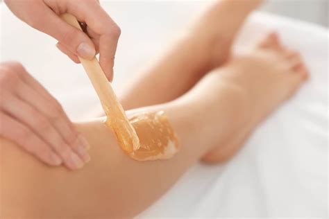 With the minimum adhesive force, takes off the hair gently, suitable for all kinds of skin type. The Best Wax For Thick Hair Removal - Good Looking Tan