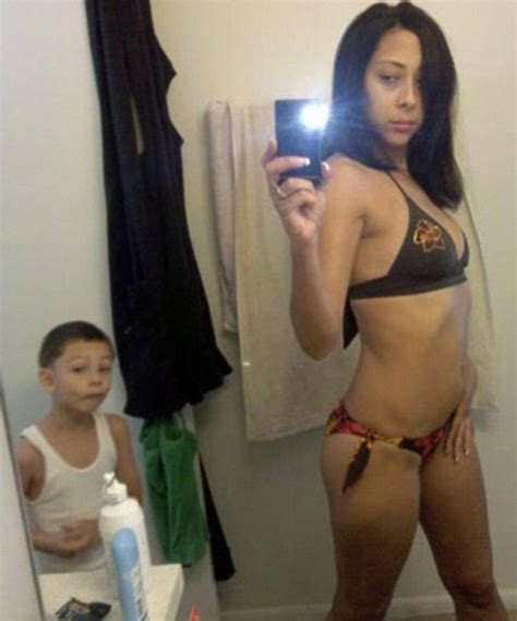 Worst mum fails revealed in awkward family photos | Daily ...