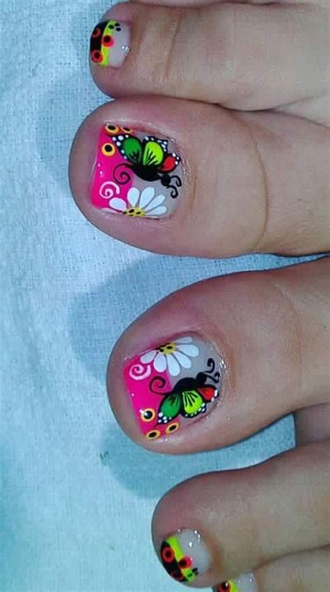 Muchas veces la elegancia la damos a conocer en esos zapatos hermosos que tenemos, junto a las uñas decoradas de los pies fáciles y bonitas. Catalogo De Uñas Decoradas De Los Pies Mariposas / Uñas ...