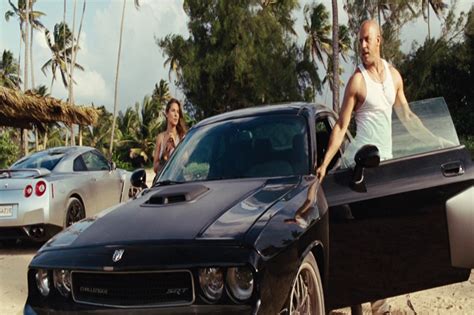 Watch this video of vin diesel speaks to the crew on fate of the furious and pay close attention to the silver and black dodge challengers in the background. Vin Diesel Dituding Bongkar Rahasia Dodge Challenger SRT