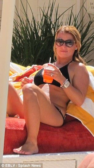 Wife's bazookas shared with friend. Wayne Rooney puts football woes behind him on luxury Las ...