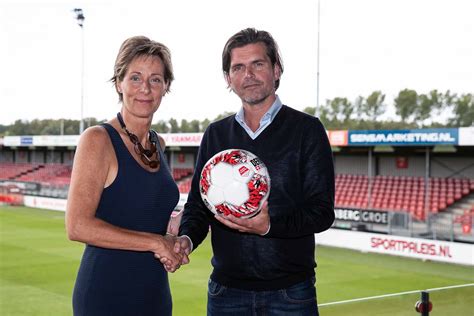 As you see in my video almere is a multicultural place. Almere City FC, new corporate partner of Johan Cruyff ...