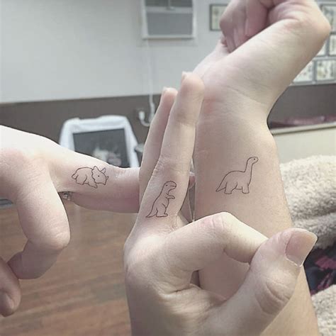 Minimalist Tattoo | Bored Panda And if full body designs and teardrops may not be appropriate tattoo ideas for kindergarten teachers, minimalist tattoos are no longer excluded from.