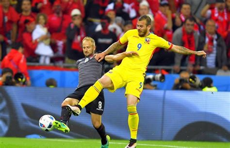 Denis alibec is a romanian professional footballer who plays as a forward for cfr cluj, on loan from turkish club kayserispor, and the roman. Denis ALIBEC