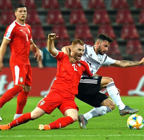 Fc köln), niklas dorsch (kaa gent) und doppeltorschütze lukas nmecha (rsc. U21-EM: Deutschland besiegt die Serben mit einem 6:1 - WELT