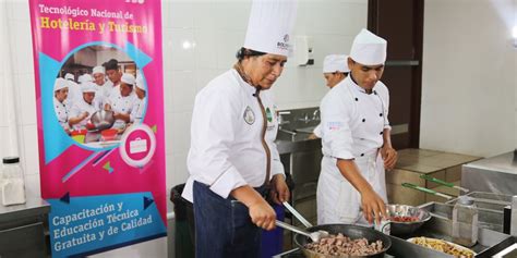 Con profundas raíces indígenas y españolas, transformadas por el mestizaje y los diferentes momentos históricos que el país ha experimentado. Estudiantes de Cocina aprenden sobre gastronomía boliviana ...