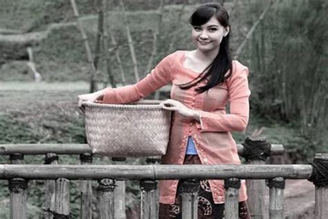 Nama bunga ini yaitu melati. 5 Istilah Aneh dan Lucu yang Hanya Ada di Indonesia ...