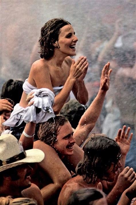 Likewise, woodstock photos that circulated in the media gave outsiders some idea of what it was to an entire generation, woodstock 1969 embodied the central tenets of 1960s cultural revolution. 22 Beautiful Woodstock Photos That Make You Feel Like You ...