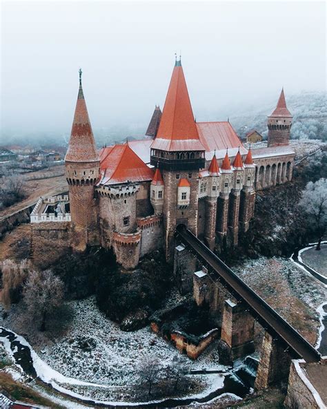 Corvin Castle, Hunedoara, Romania : castles