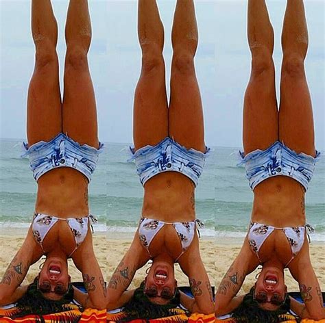 Aline riscado exibiu tatuagens na web (imagem: EGO - Dose tripla! Aline Riscado 'se multiplica' em pose ...