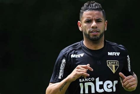 As roma page) and competitions pages (champions league. Provaci ancora. Bruno Peres torna alla Roma per inseguire la rinascita - Siamo la Roma
