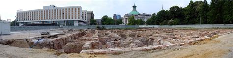 Zobaczymy stare miasto, krakowskie przedmieście i tramwaje, plac piłsudskiego i pałac saski. Ulicami Warszawy: "BYŁ KIEDYŚ PAŁAC SASKI...", CZYLI ...