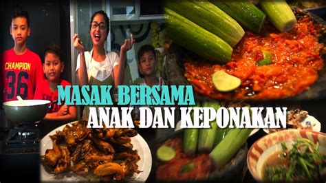 Daging ayam merupakan salah satu bahan makanan yang paling mudah dijumpai di pasaran. MASAK UNTUK SUAMI,ANAK & PONAKAN - YouTube