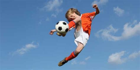 Januar 2000) war ein deutscher fußballspieler. Fair Play für junge Fußballer - Publik-Forum.de - Politik ...