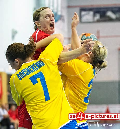 „österreich unterstützt die ukraine in der seit über fünf jahren andauernden krise. Österreich_Ukraine 34-28 (18-12)_ (159) | HANDBALL - EHF ...