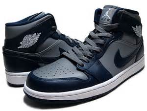 Air jordan 1 phat bred size 6y youth mid black red white suede. NIKE AIR JORDAN 1 MID(COOL GREY/MIDNIGHT NAVY-WHITE ...