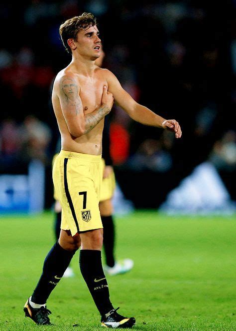 The tattoo of the compass represents a direction and along with the quote the tattoo is a. Image result for antoine griezmann shirtless | Jogadores ...