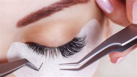 Besides, eyelash extensions have several benefits. 5 Tips How to Take Care of your Eyelash Extension at Home?