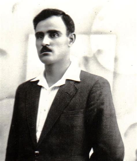 In 1933 he was arrested for organising strikes and spent. Gheorghe Gheorghiu-Dej în imagini. De la tinereţe până la ...