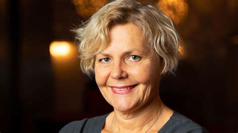 Figure 1 illustrates anna's architecture on a single server. Anna Serner Årets Opinionsbildare